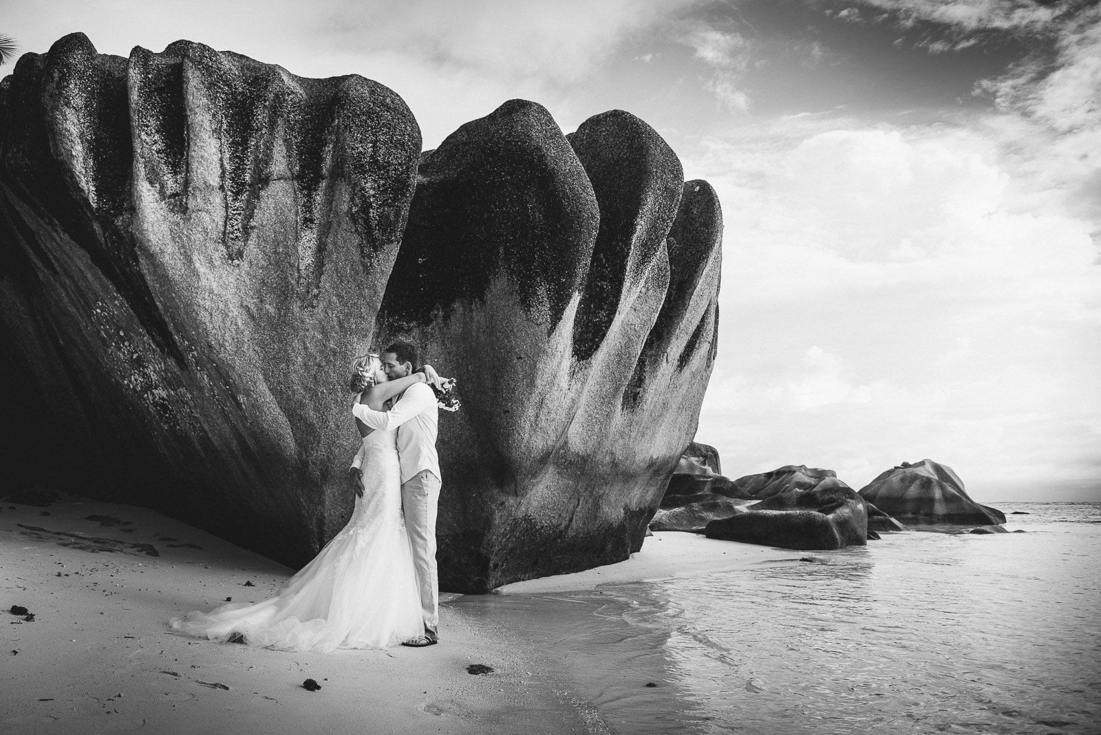 moniquedecaro-seychelles-destination-wedding